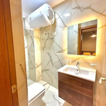 Central Inn Home Tirana