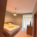 Central Inn Home Tirana 公寓