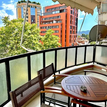 Central Inn Home Tirana Appartamento Tirana