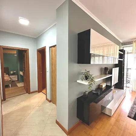 Lägenhet Central Inn Home Tirana Tirana