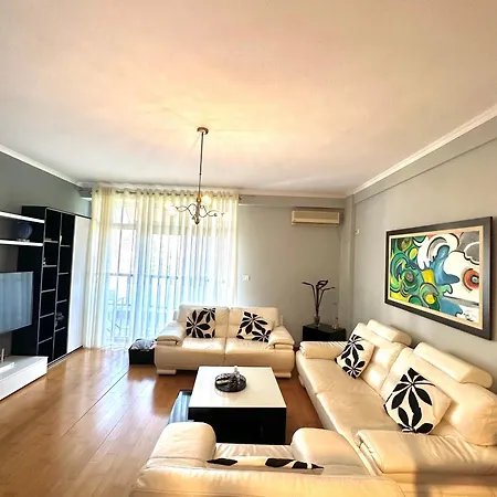 Apartment Central Inn Home Tirana