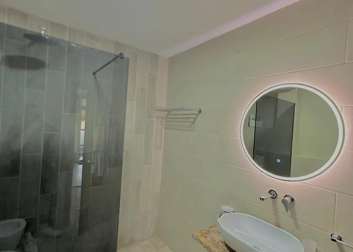 Апартаменты Central Inn Home Tirana Тирана