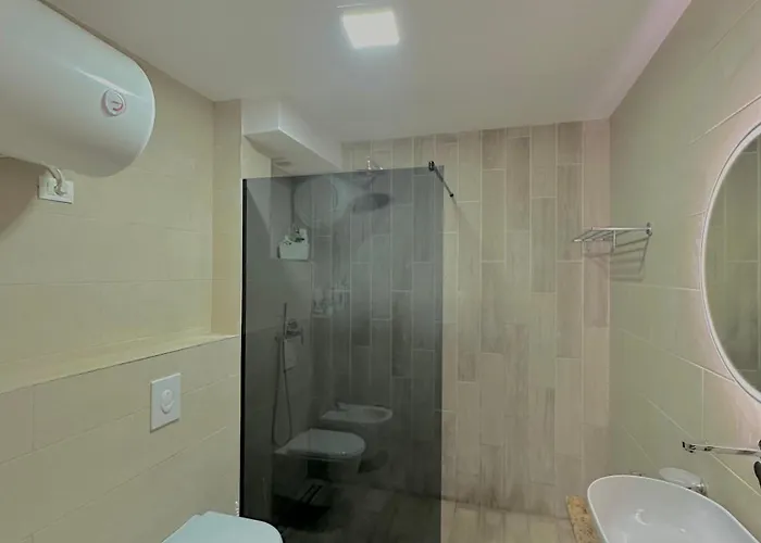 Central Inn Home Tirana * Тирана